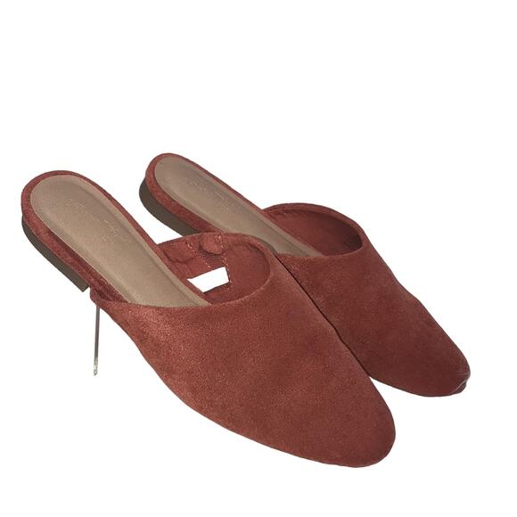 Universal Threads Target Suede Like Slip On Flats Size 6 - Picture 1 of 4